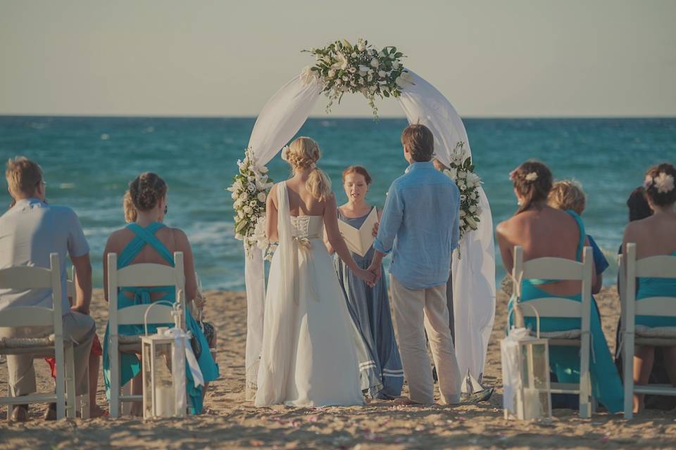 Wedding ceremony at the beach