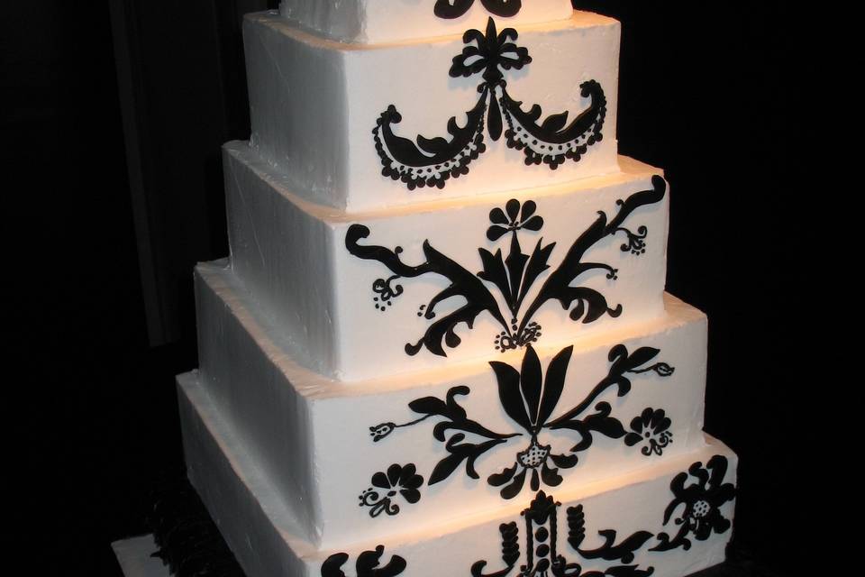 Black and white cake pattern