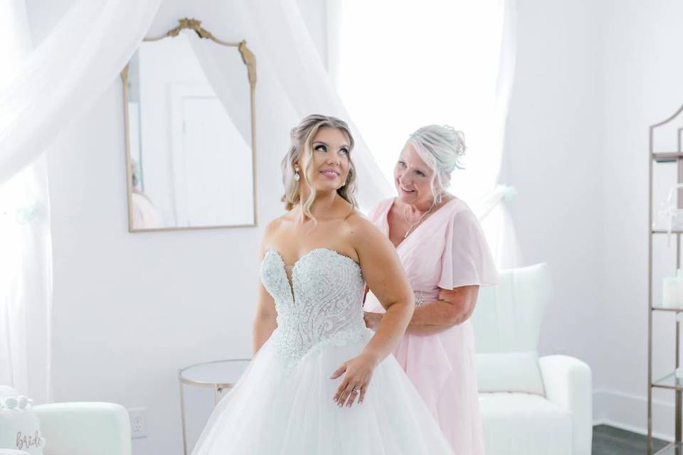 Holly Gritti Glam