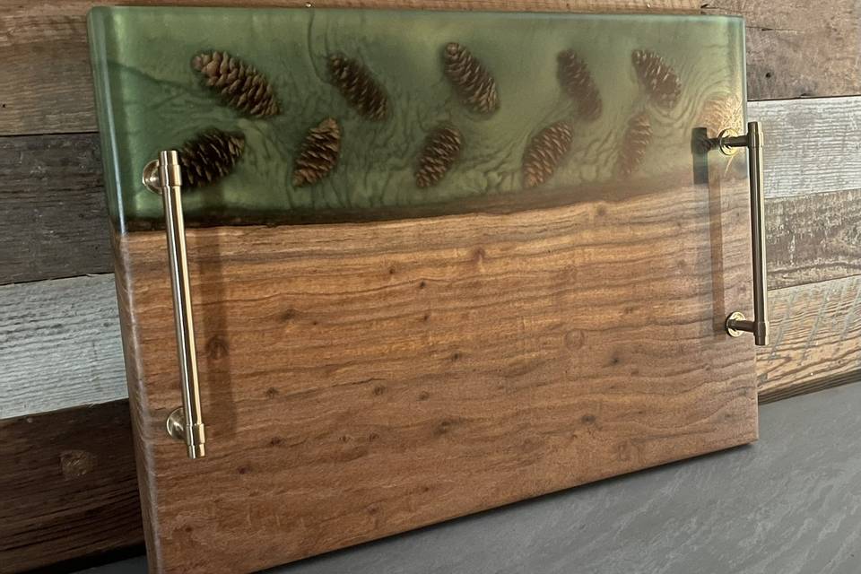 Board with pine cones