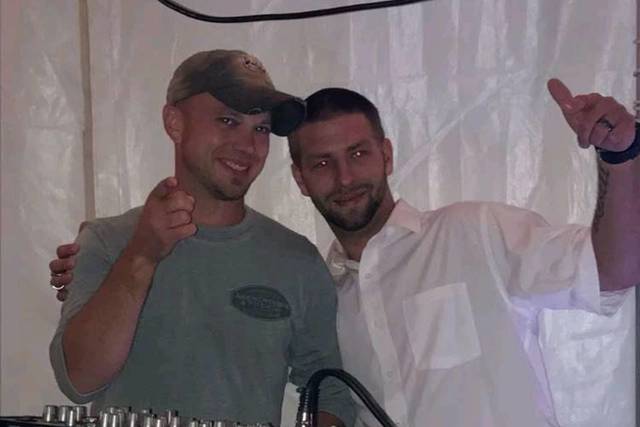 DJs