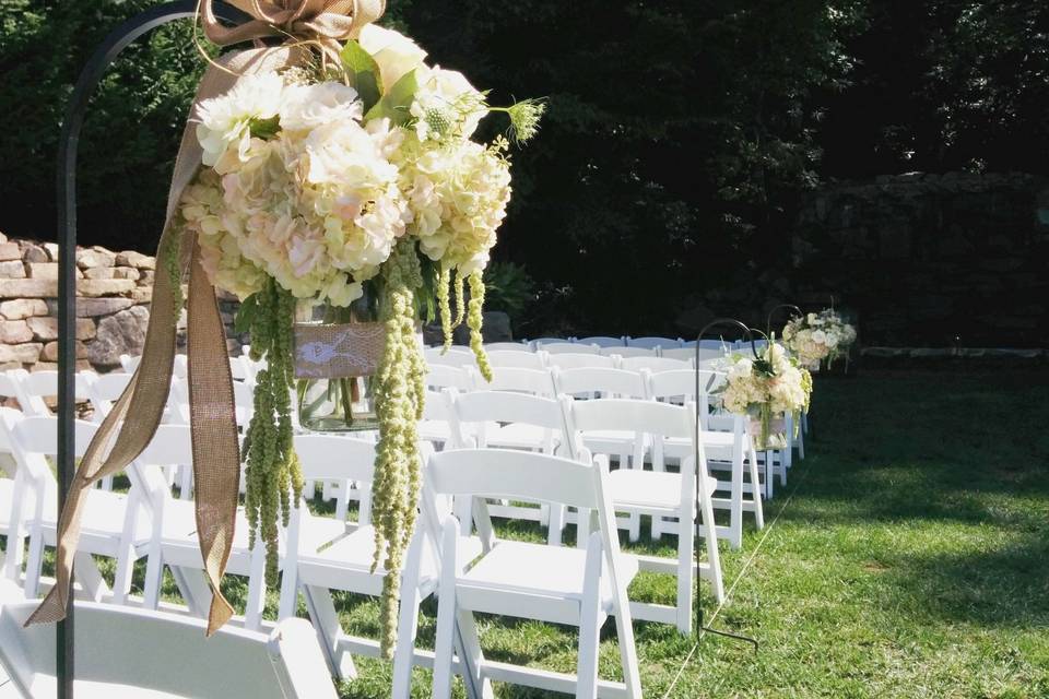 Aisle decor