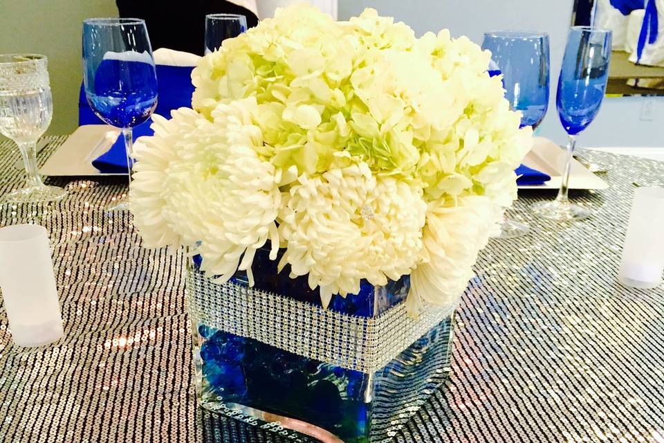 Floral table centerpieces