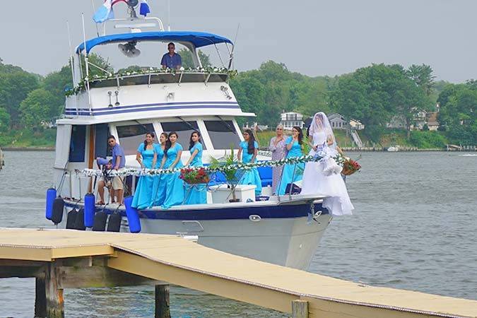 Bleues on the water