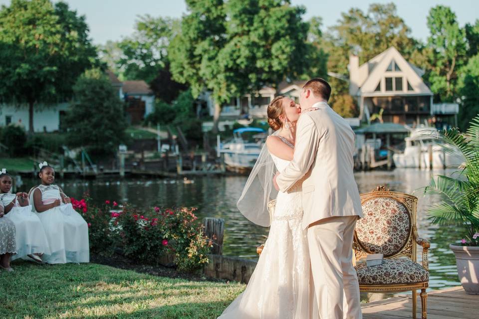 Couple's kiss