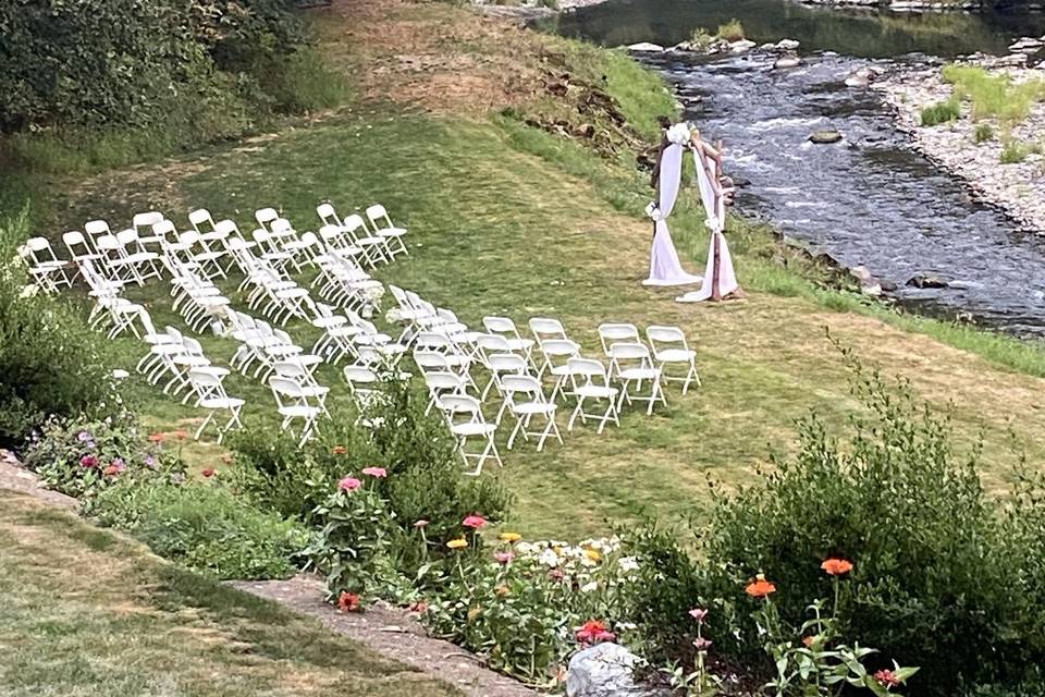 Rivers Edge B&B and Wedding Venue