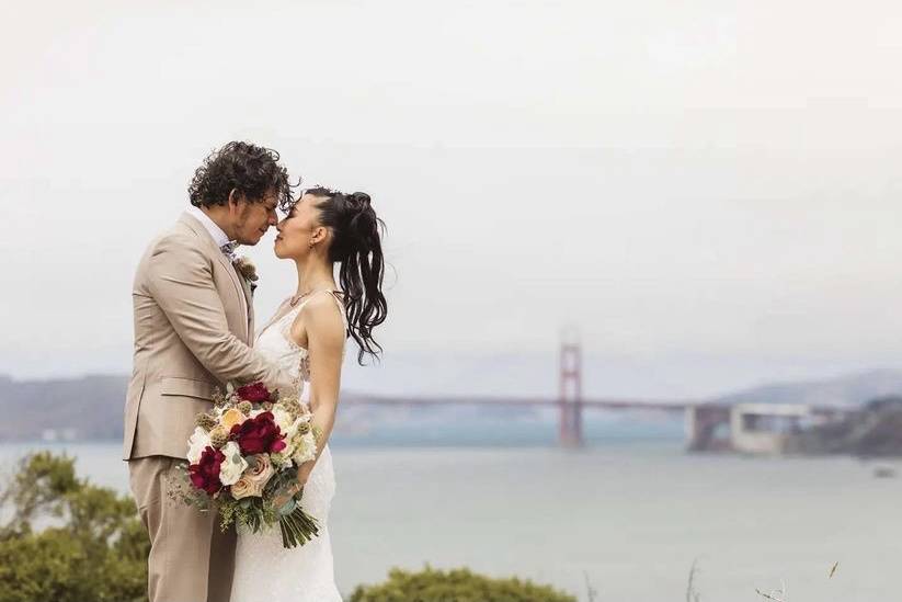 The love by golden gate bridge