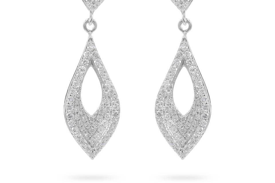 Twirling CharmsSparkling diamond flame earrings featuring a beautiful shape and elegant dangle style. Diamond : 1.0 Carats Approx.CUT : Round BrilliantsCOLOR : E-FCLARITY : VSGold Karat : 14kt.Gold Color : White GoldGold Weight : 4.7g