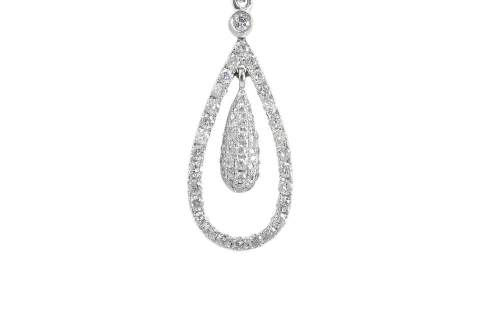 Orana DuetMatching 14K Gold Chain FreeDazzling pave diamonds outline a teardrop pendant with a radiant raindrop dangling in the center. Diamond : 0.36 Carats Approx.Cut: Round BrilliantsColor: E - FClarity: VSGold Karat: 14kt.Gold Color: White GoldGold Weight : 1.1g