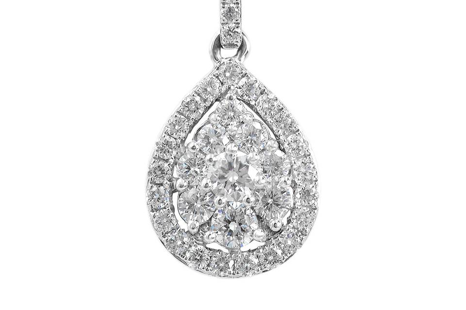Orana BiancaMatching 14K Gold Chain FreeDiamond drop pendant leads to a luminescent teardrop filled with sparkling diamonds surrounded by effulgent pave diamonds. Diamond : 0.48 Carats Approx.Cut : Round BrilliantsColor : E - FClarity : VSGold Karat : 14kt.Gold Color : White GoldGold Weight : 1.1g