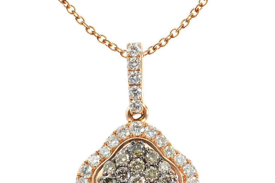 XoiaMatching 14K Gold Chain FreeFour vertical rows of pave diamonds crossed by white gold bars grace this luminous unique pendant. Diamond : 0.58 Carats Approx.Cut: Round BrilliantsColor: E - FClarity: VSGold Karat: 14kt.Gold Color: White GoldGold weight : 4.0g
