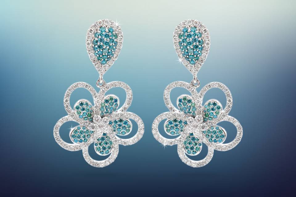 Bloom yourself in blue with this floral earrings.