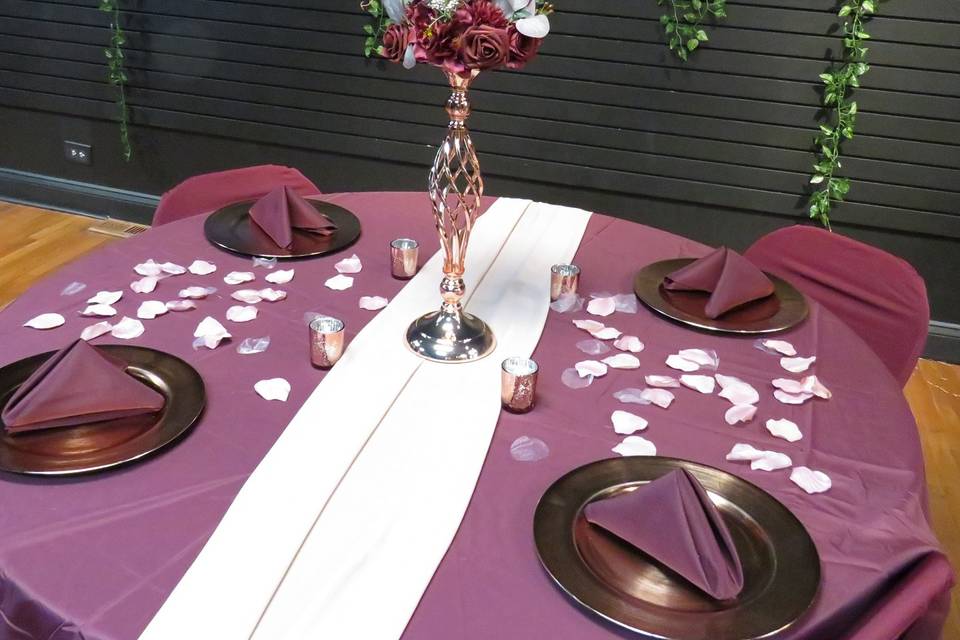 Blush/Burgundy Guest Table