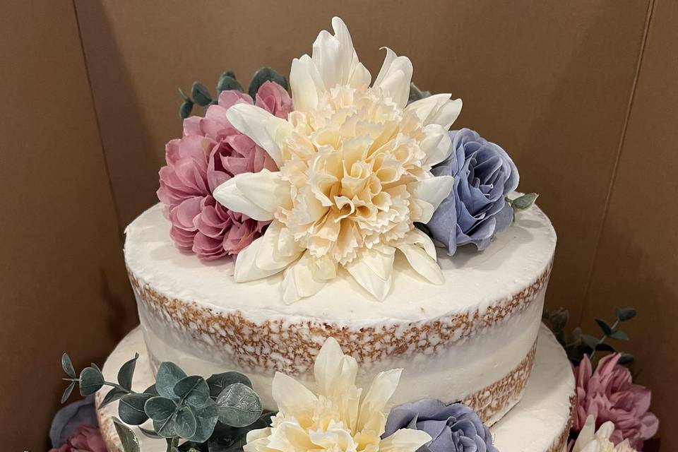 Semi-naked cake