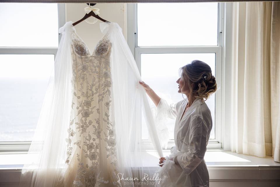 Getting Ready in Bridal Suite