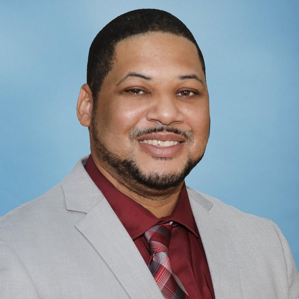 Anthony  Smith