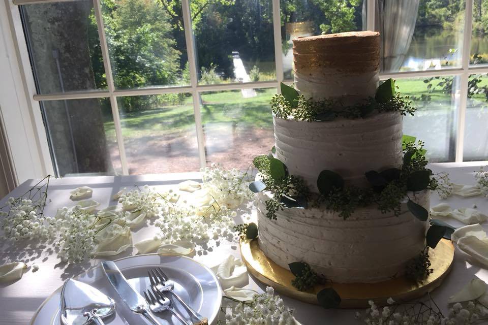 WEDDING: Cake table
