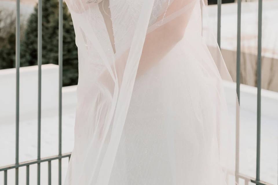 Bride hairstyle and makeup