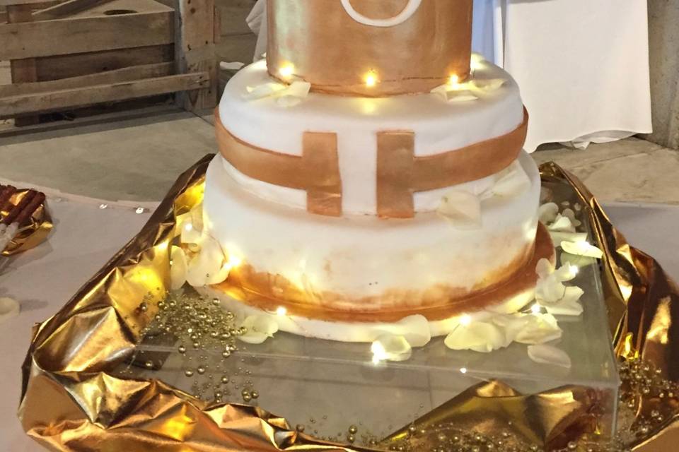 California: golden cake