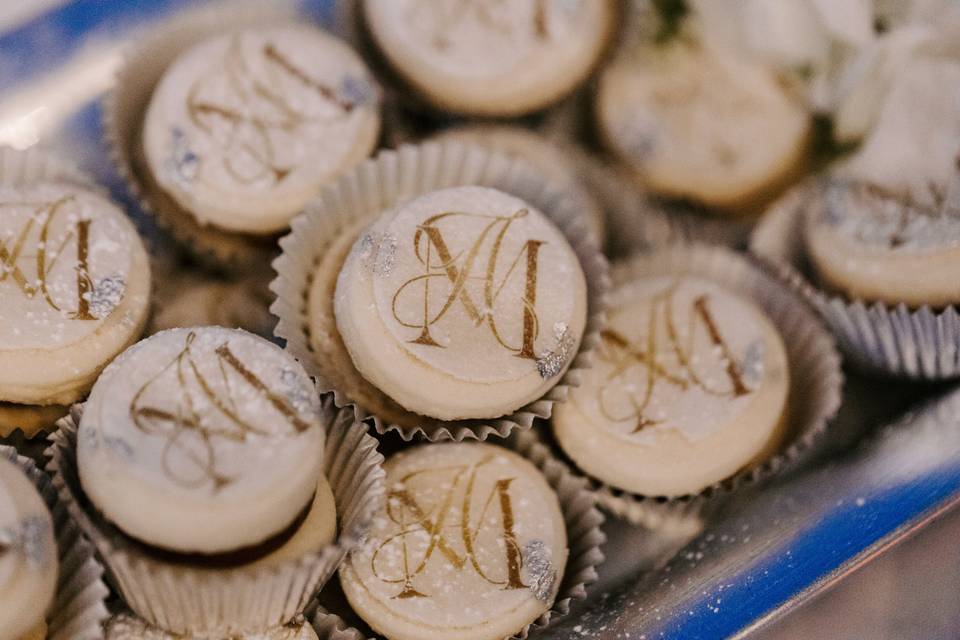 California: wedding alfajores