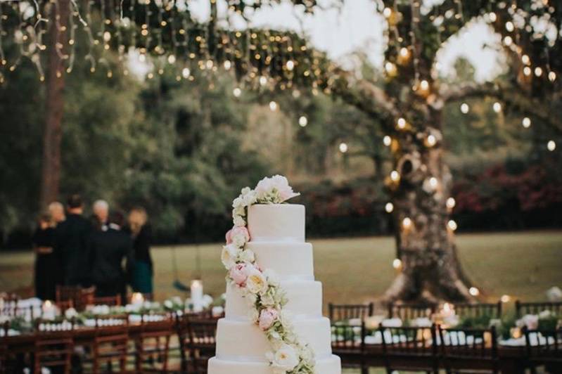 Five tier fondant cake. Flower