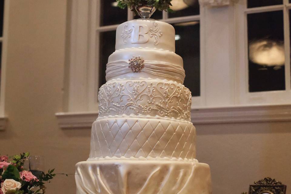 Fondant wedding cake