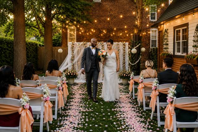 Atlantis-hall-backyard-wedding