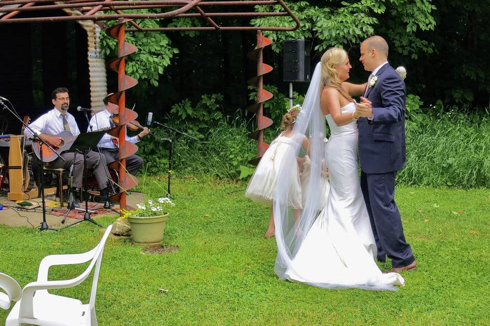 The happy couple dancing together