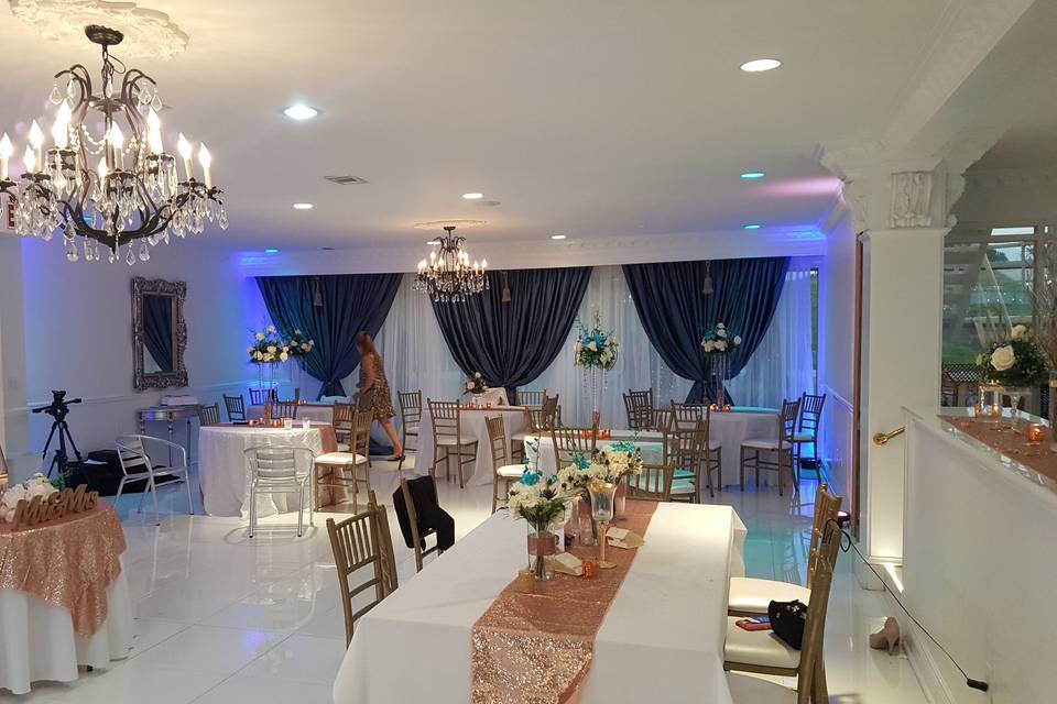 White and gold decor