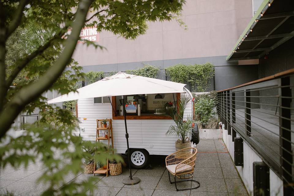 Courtyard-flying mug coffee