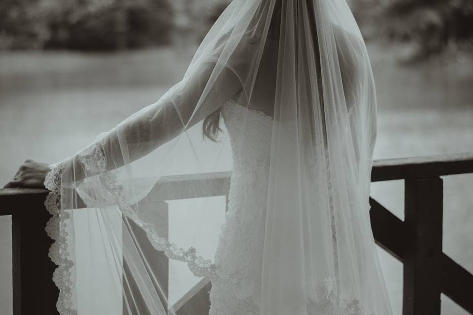 Samma & Joel by the water