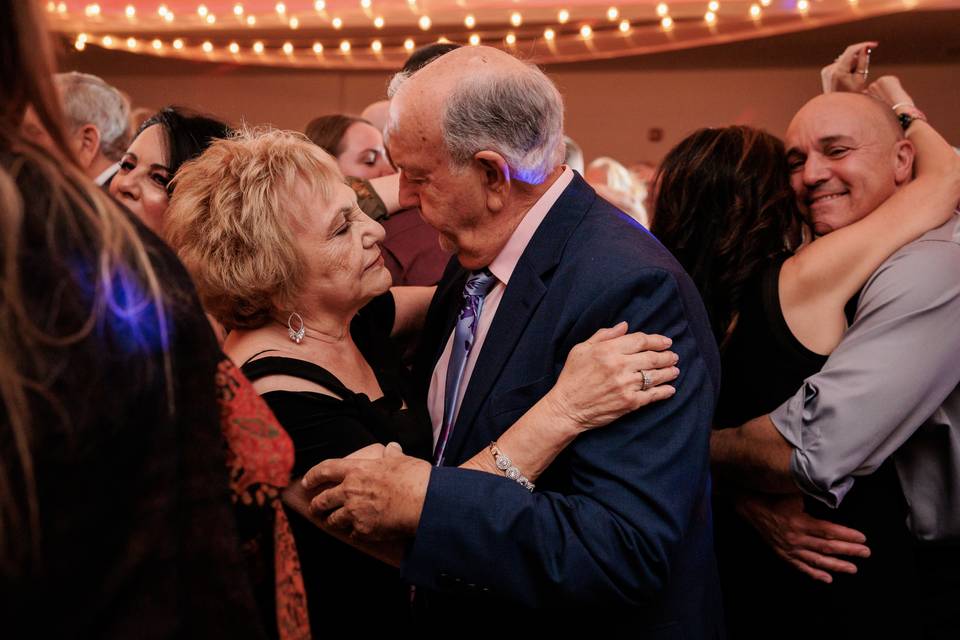 Grandparents on the dance floo