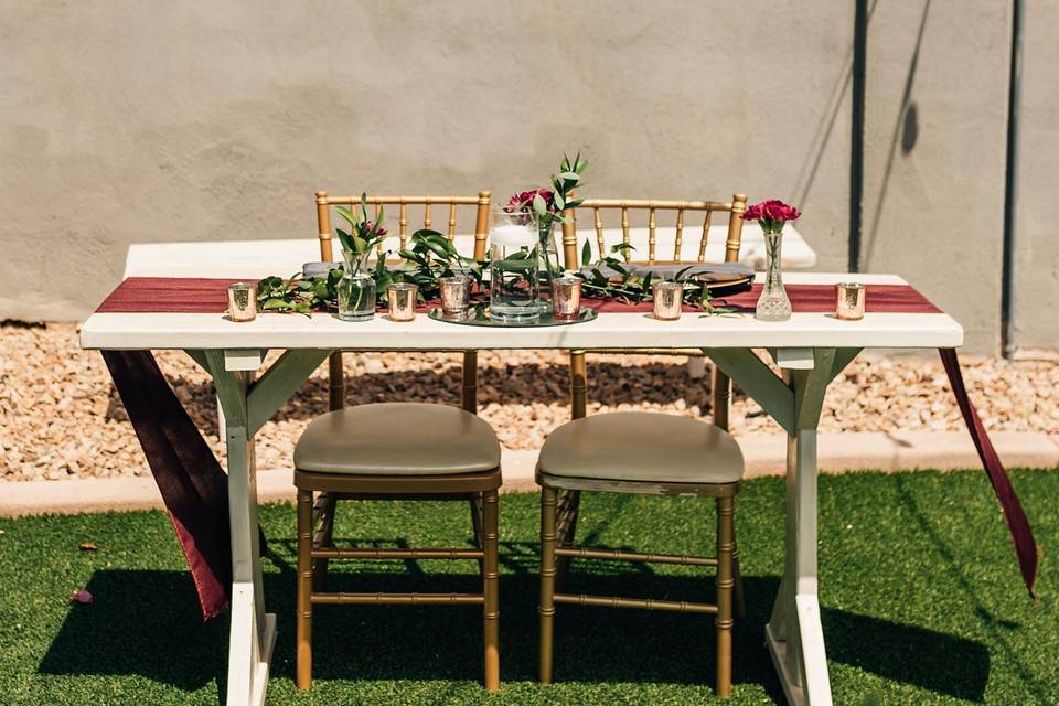 Sweetheart Table On The Lawn