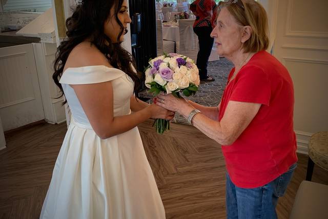 Hands on florist