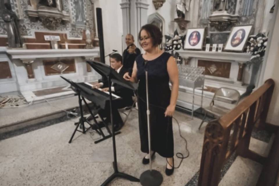 Soprano Singer w/Piano, Violin