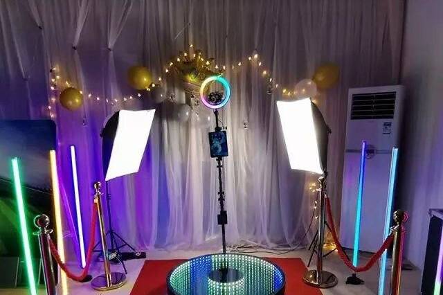 Pyramid Disc Jockeys & Photo B