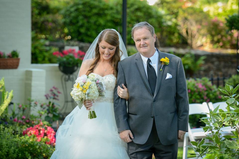 Beautiful roses and hydrangeas and sweet dusty miller