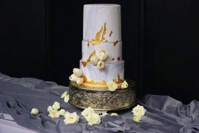 Marbled wedding cake