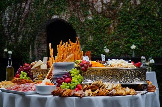 Tuscan Table station