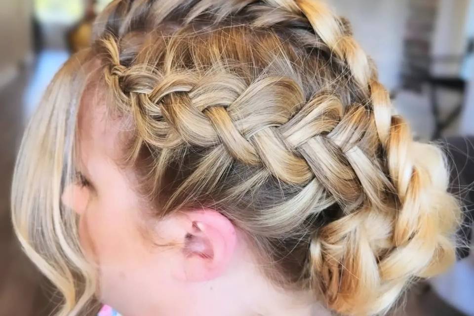 Ooh la la Salon and Wellness