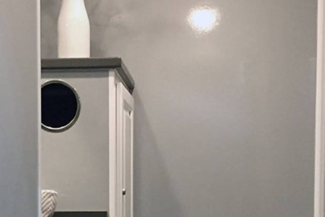Clean Scene Restroom