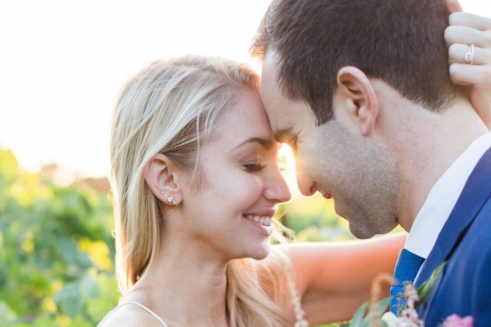 Couple and the light-colored bouquet