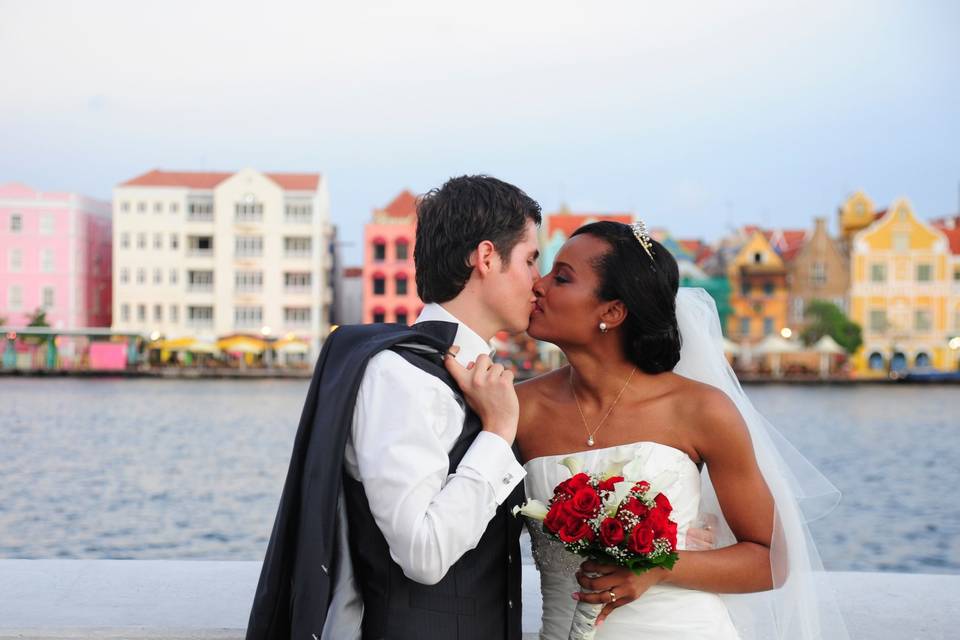 Wedding Photoshoot in Curacao's iconic downtown