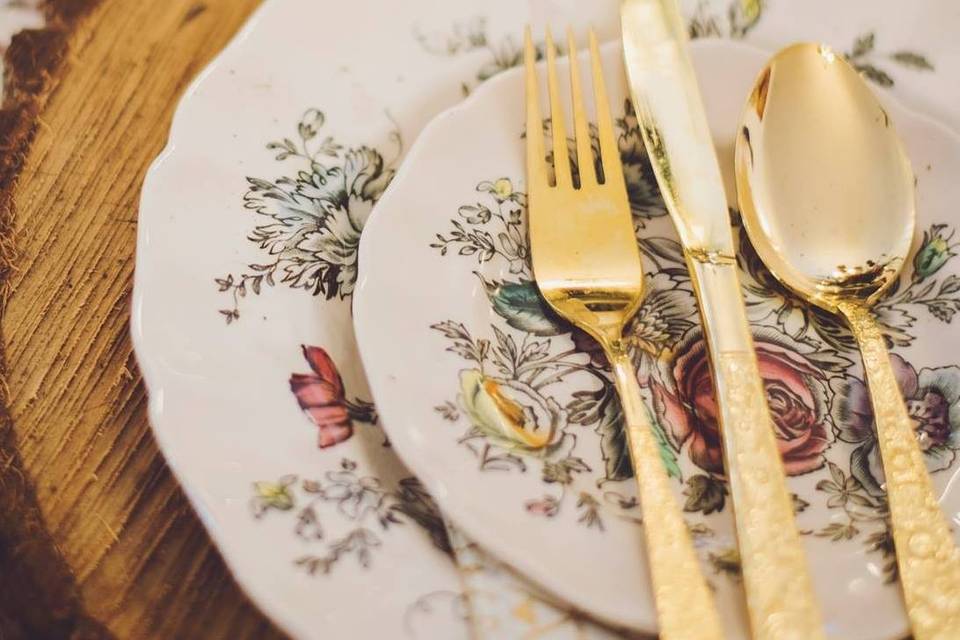 Table setting and gold cutlery