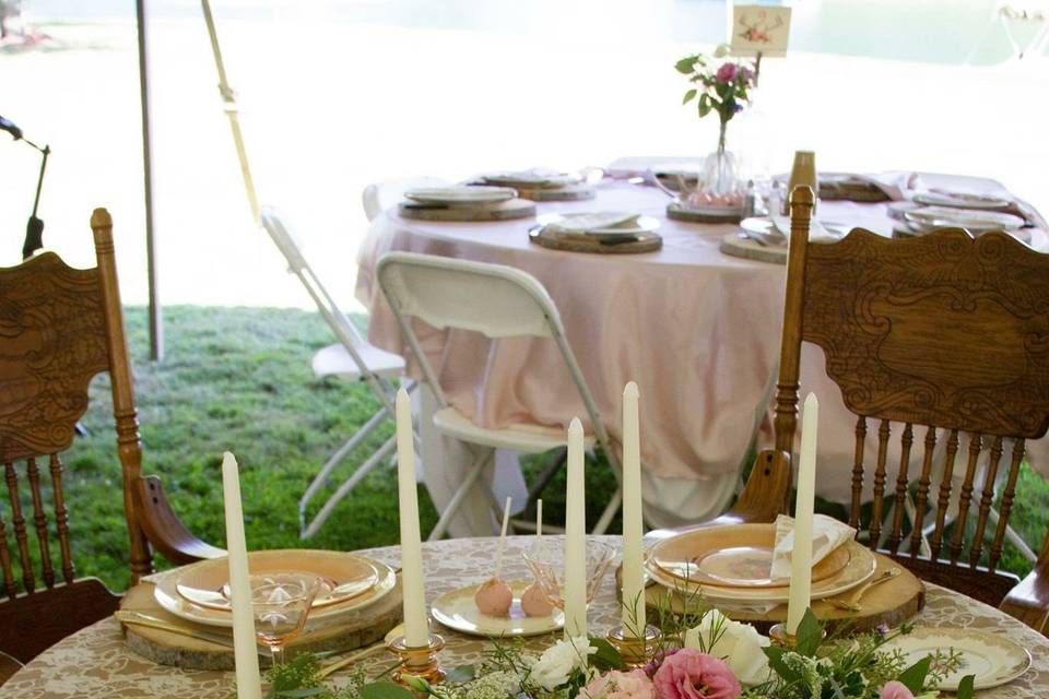 Tè Rosa Tables