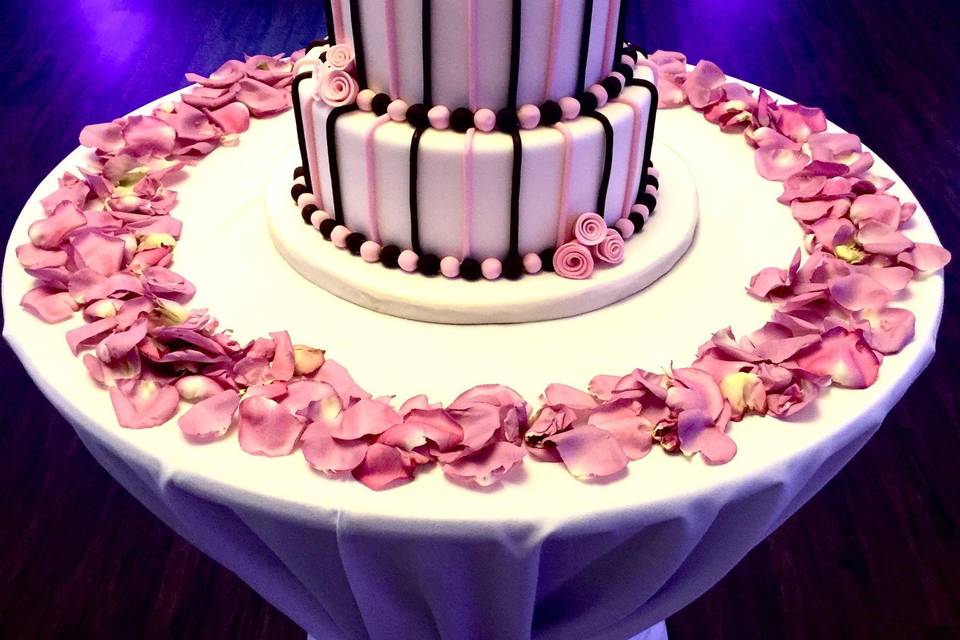 2 layered wedding cake