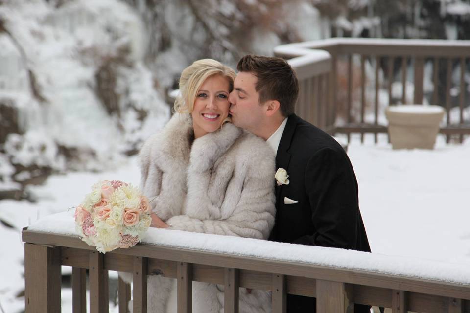 Winter wedding - Riverfront Photography