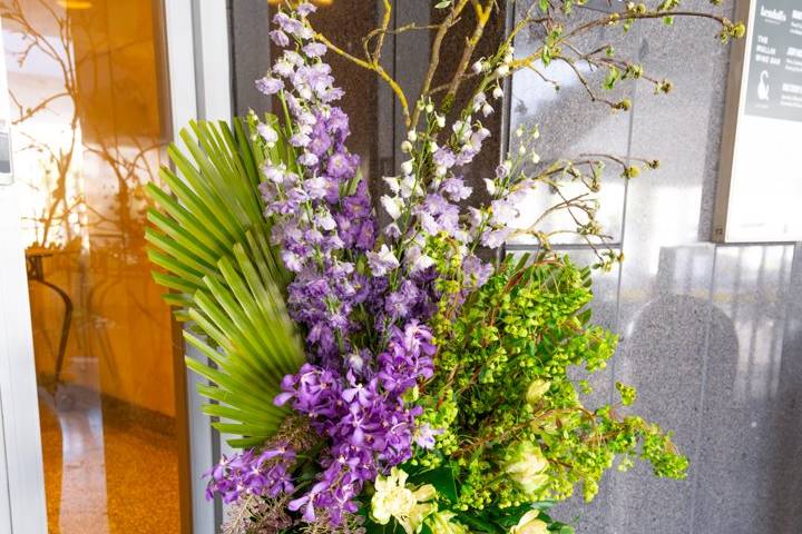 Modern Green Tablescape