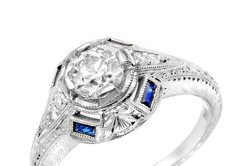 Custom engagement ring in white gold, Diamonds and Sapphites
