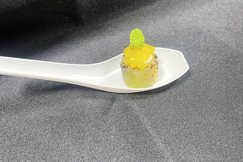 Kiwi Brûlée with caviar